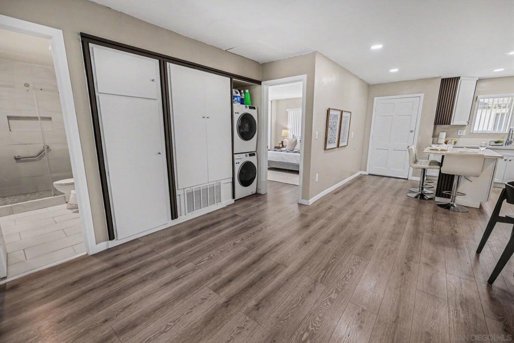 818 E Washington C Property Photo 3