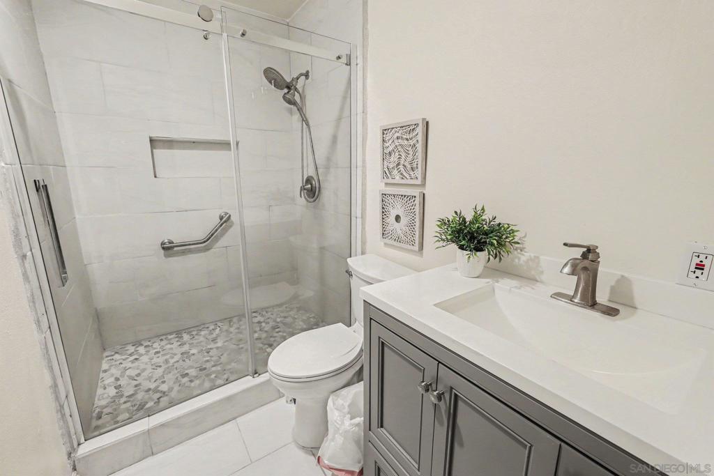 818 E Washington C Property Photo 16