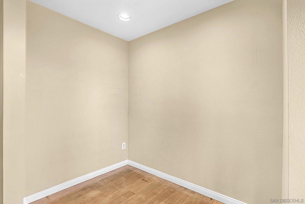 260009183SD Property Photo 48