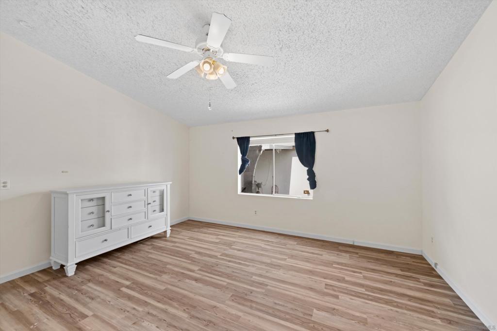 4616 N River Spc 68 Property Photo 11