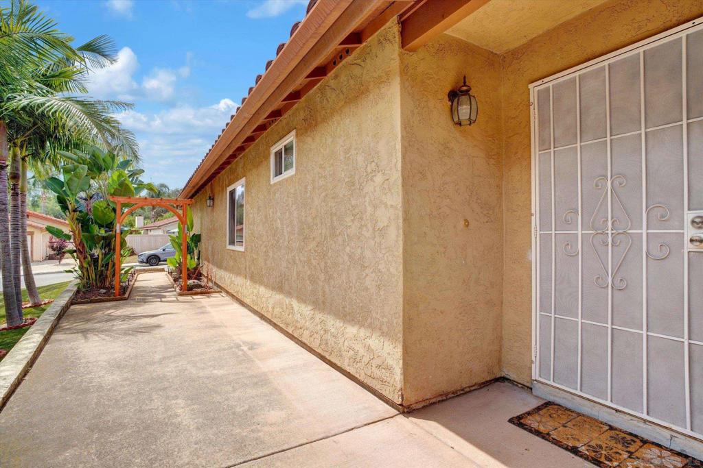 1350 Dos Hermanos Gln Property Photo 17