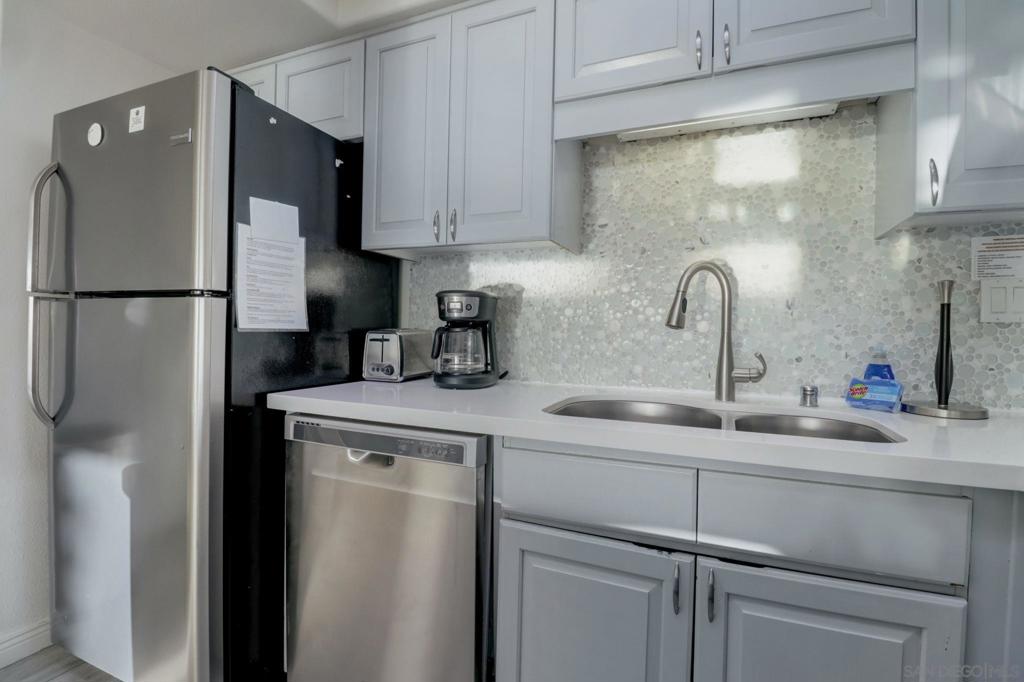 714 Seacoast Dr 104 Property Photo 24