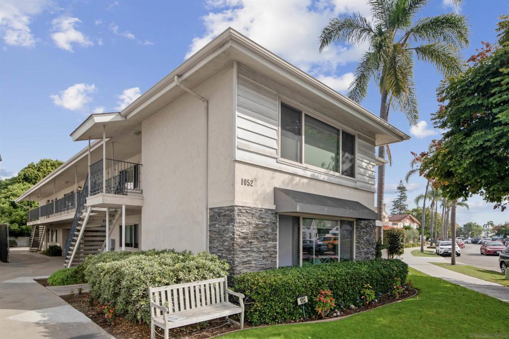 1052 Isabella Avenue E Property Photo 1