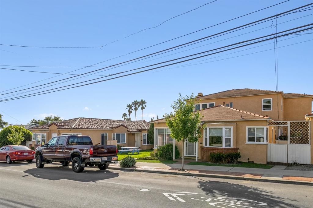 1558 1564 Ebers St. Property Photo 8