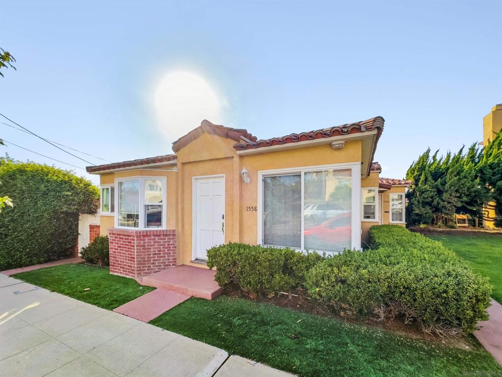 1558 1564 Ebers St. Property Photo 12