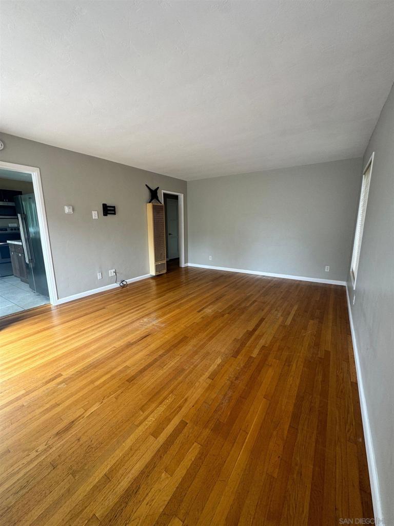 1558 1564 Ebers St. Property Photo 25