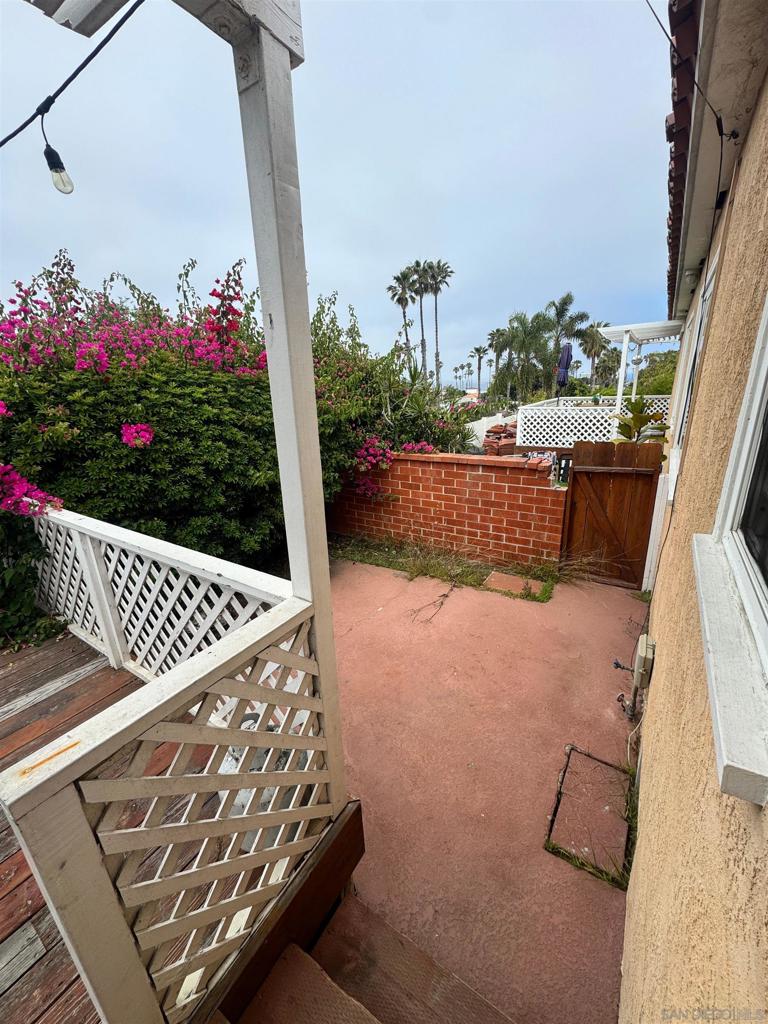 1558 1564 Ebers St. Property Photo 30