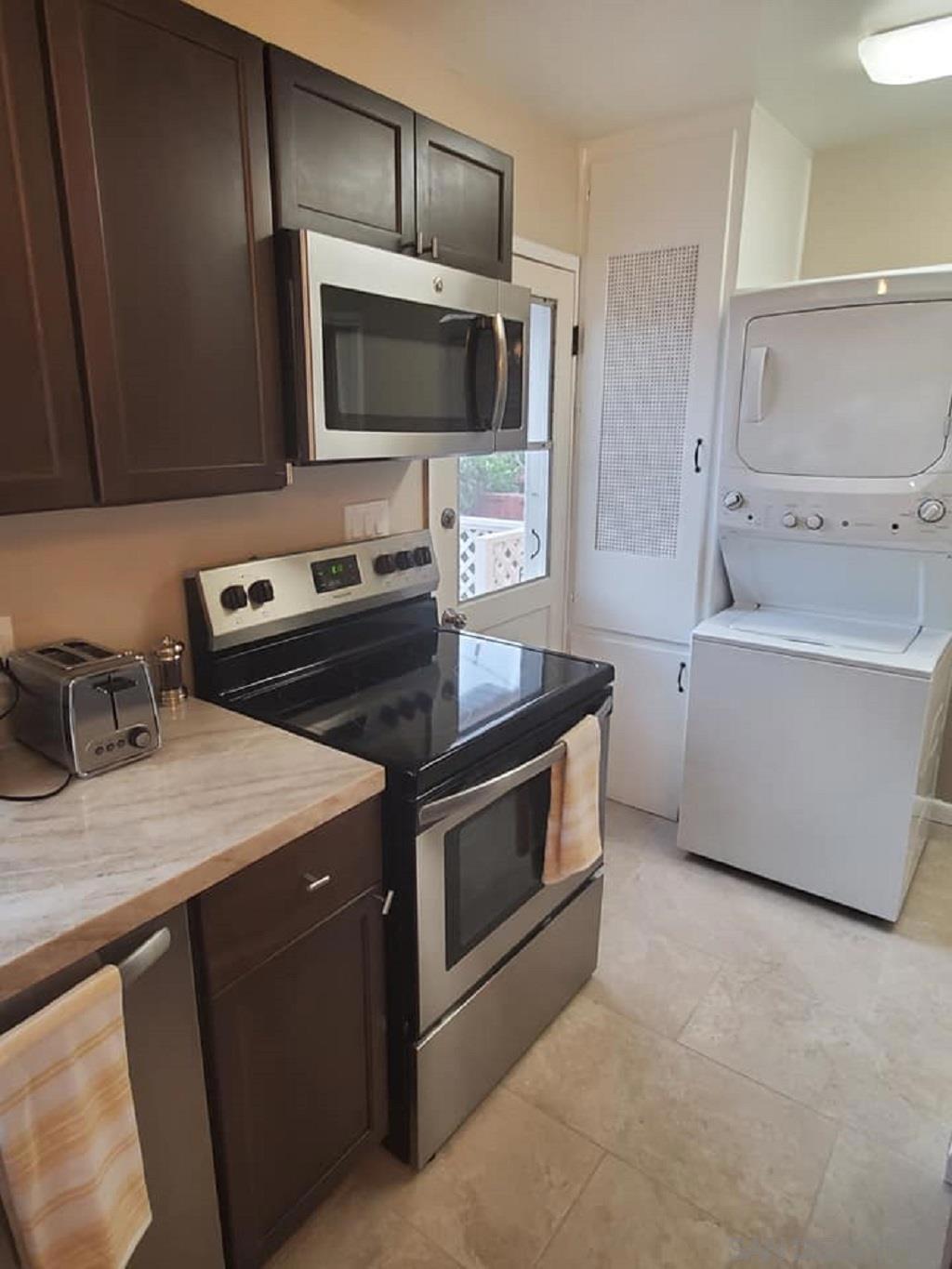 1558 1564 Ebers St. Property Photo 31