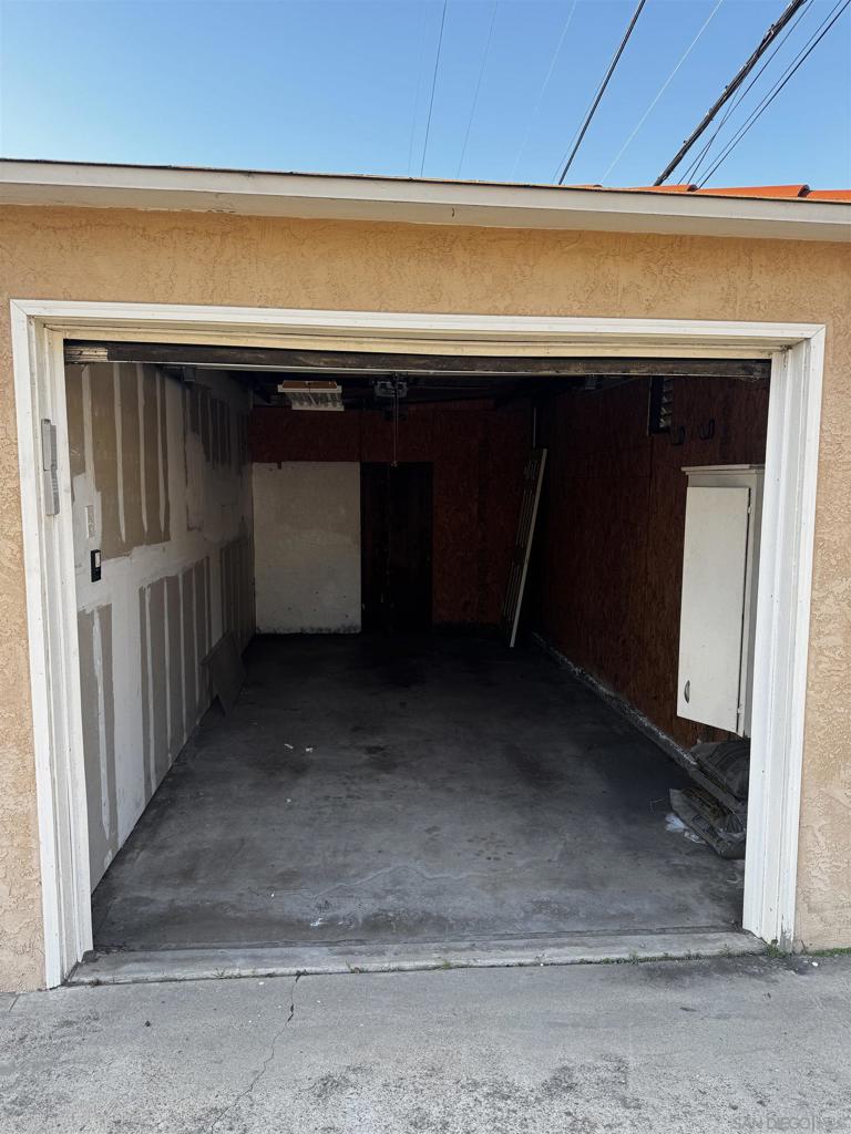 1558 1564 Ebers St. Property Photo 37