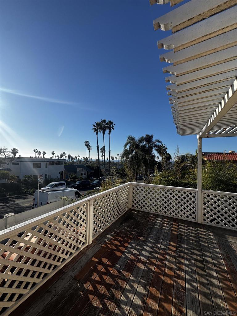 1558 1564 Ebers St. Property Photo 42