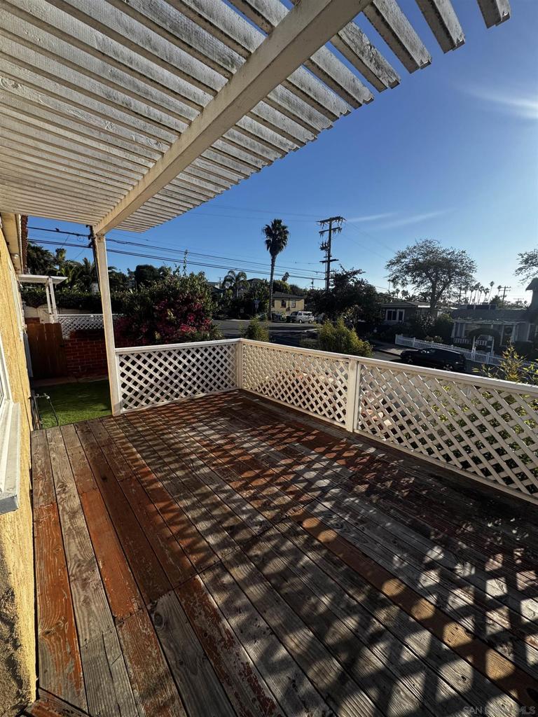 1558 1564 Ebers St. Property Photo 43