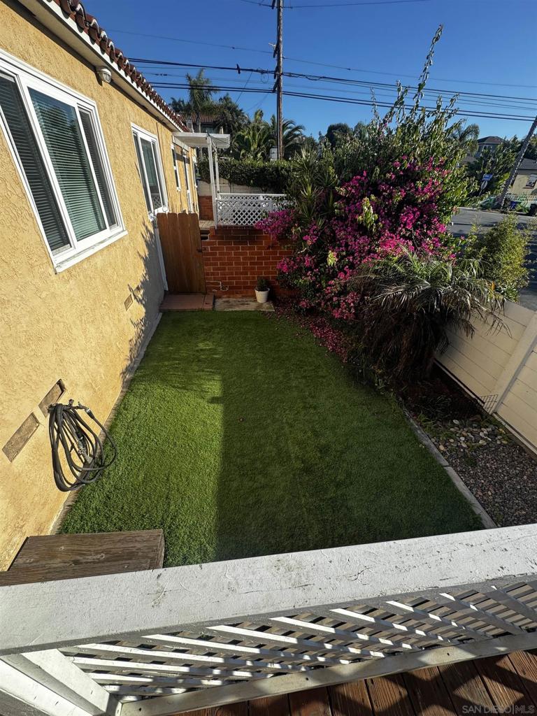 1558 1564 Ebers St. Property Photo 44