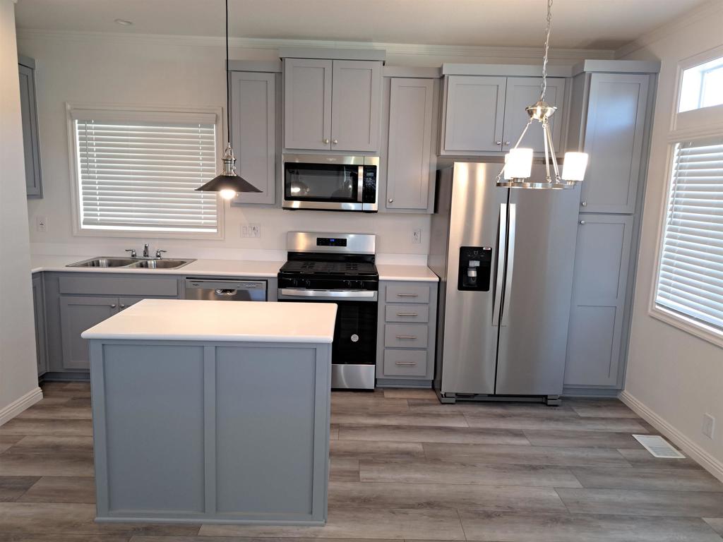 410 S First St 94 Property Photo 3