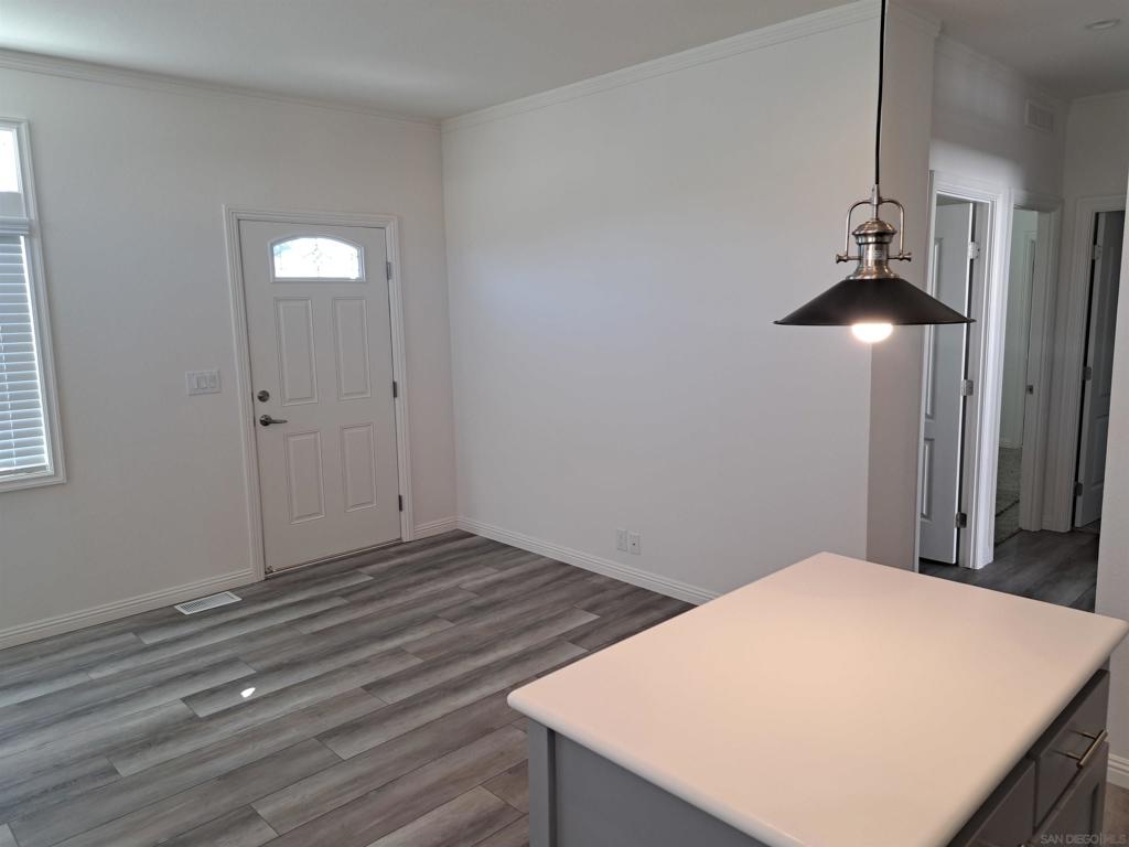 410 S First St 94 Property Photo 5