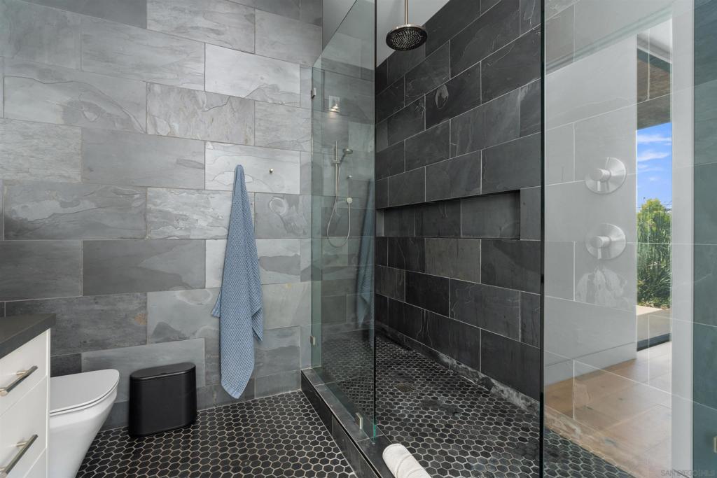 223 Ocean St Property Photo 39