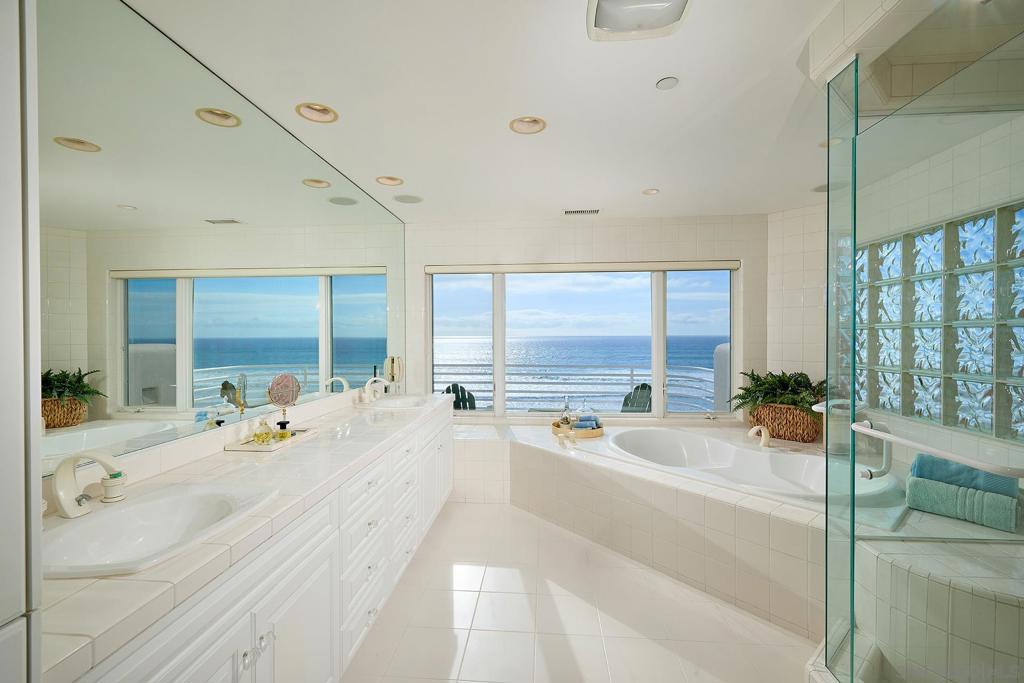 1630 Neptune Avenue Property Photo 11