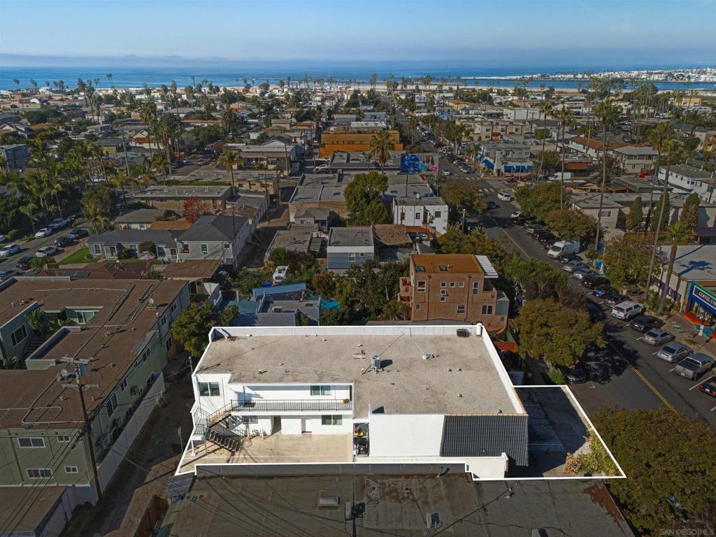 4843 Voltaire St Property Photo 3