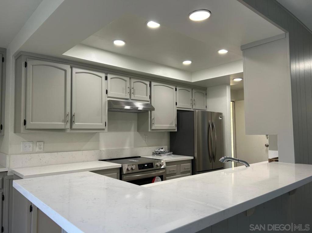 4843 Voltaire St Property Photo 15