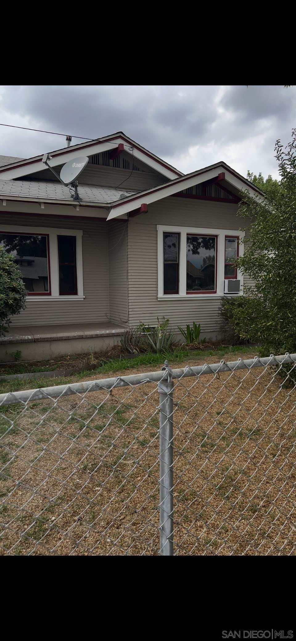 1064 N H Property Photo 2
