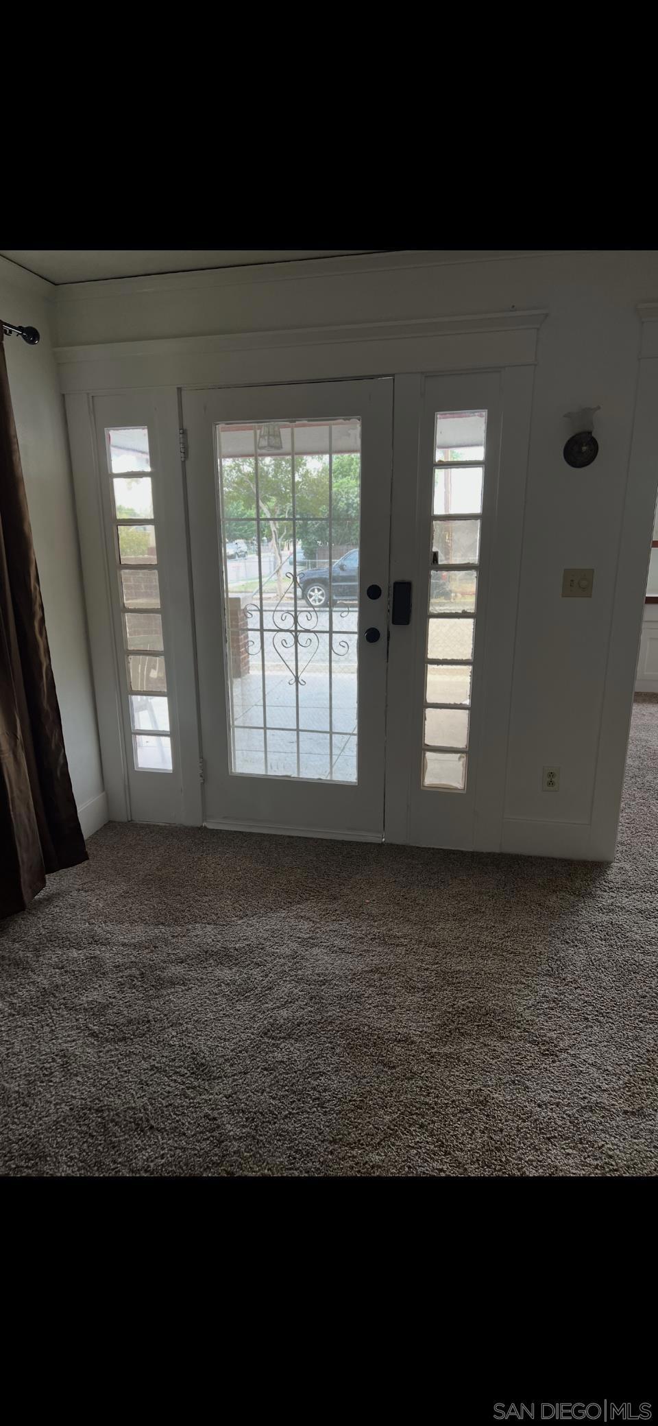 1064 N H Property Photo 3