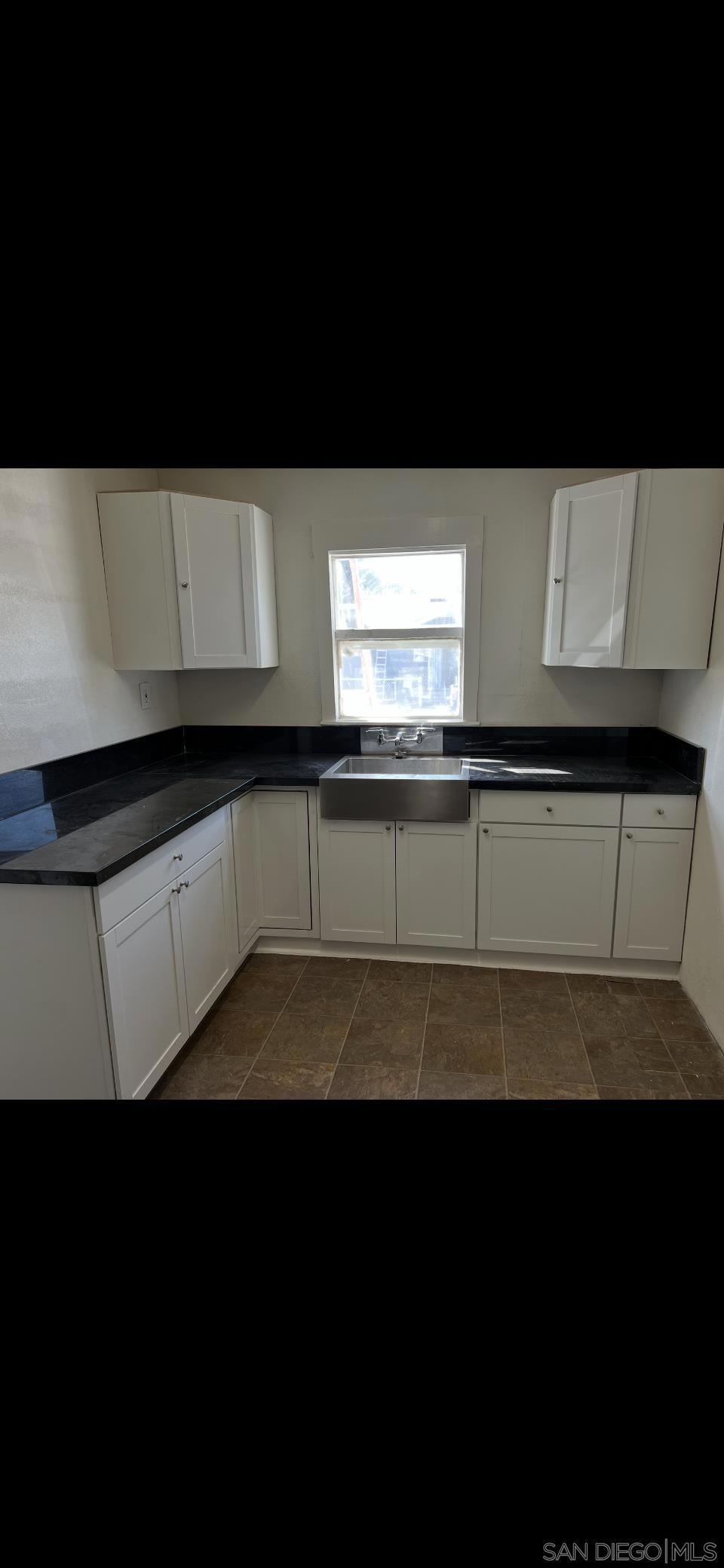 1064 N H Property Photo 4