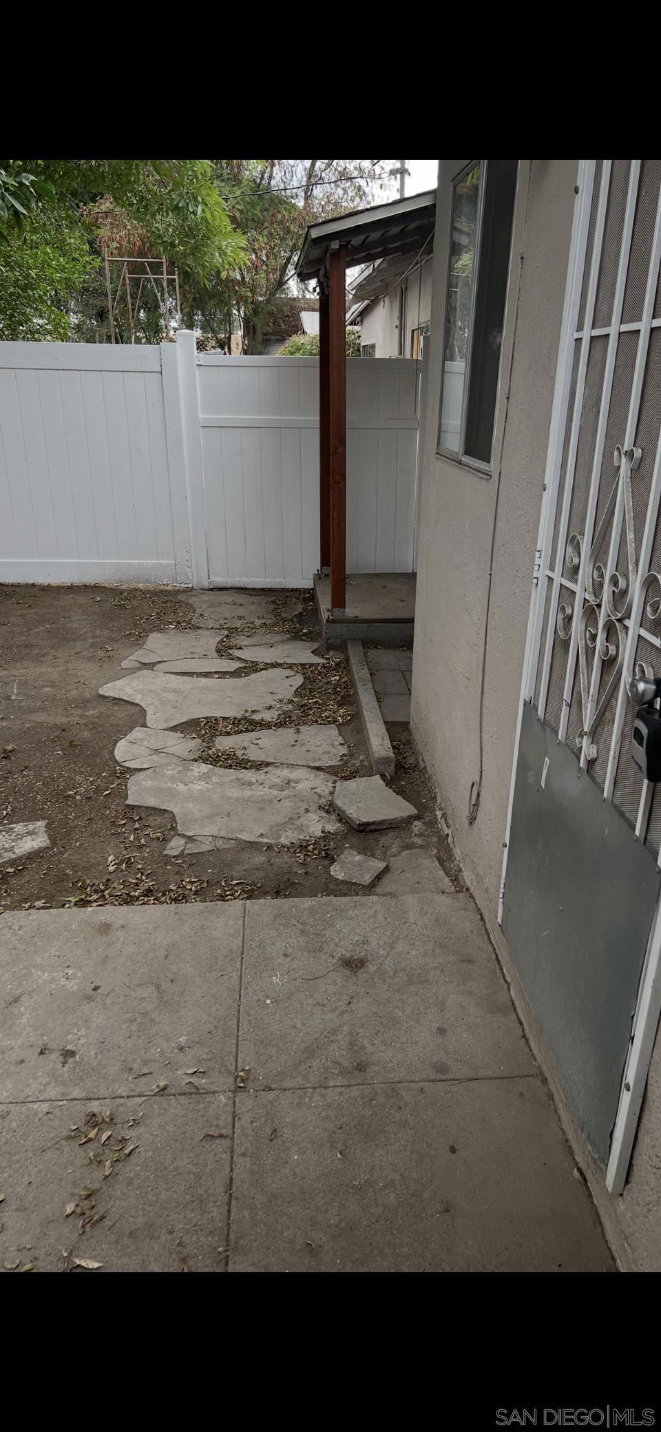1064 N H Property Photo 15