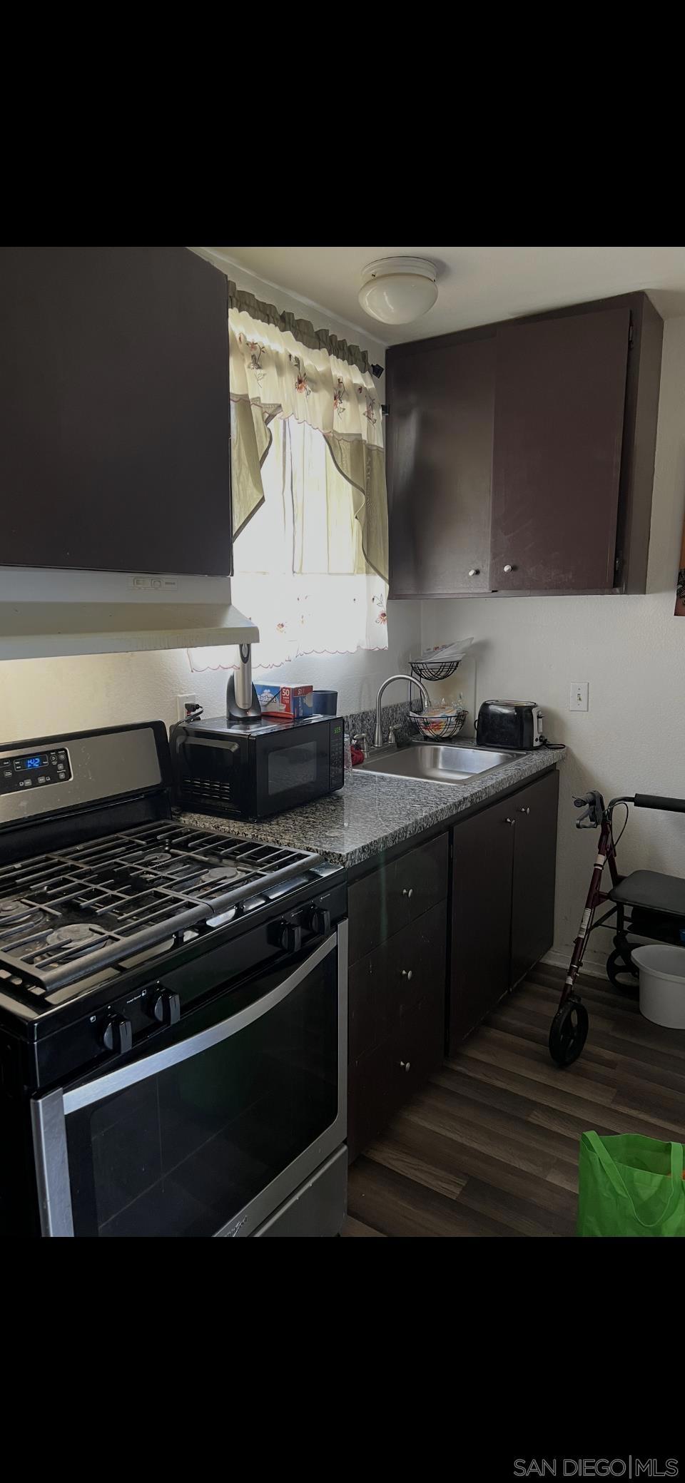 1064 N H Property Photo 19