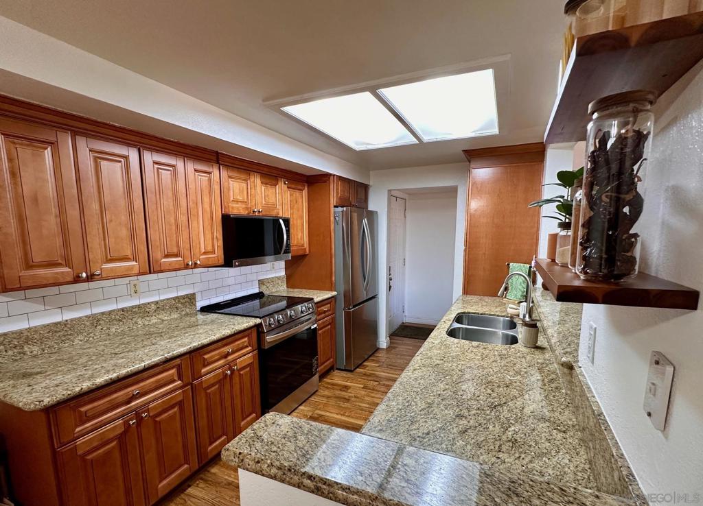 1020 E Washington 97 Property Photo 8
