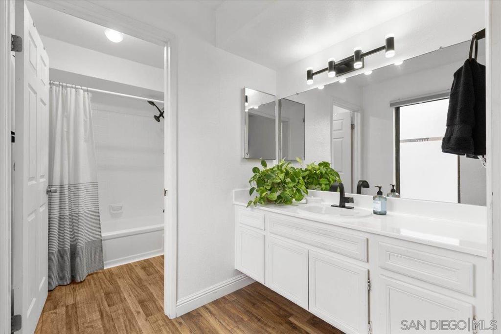 1020 E Washington 97 Property Photo 18