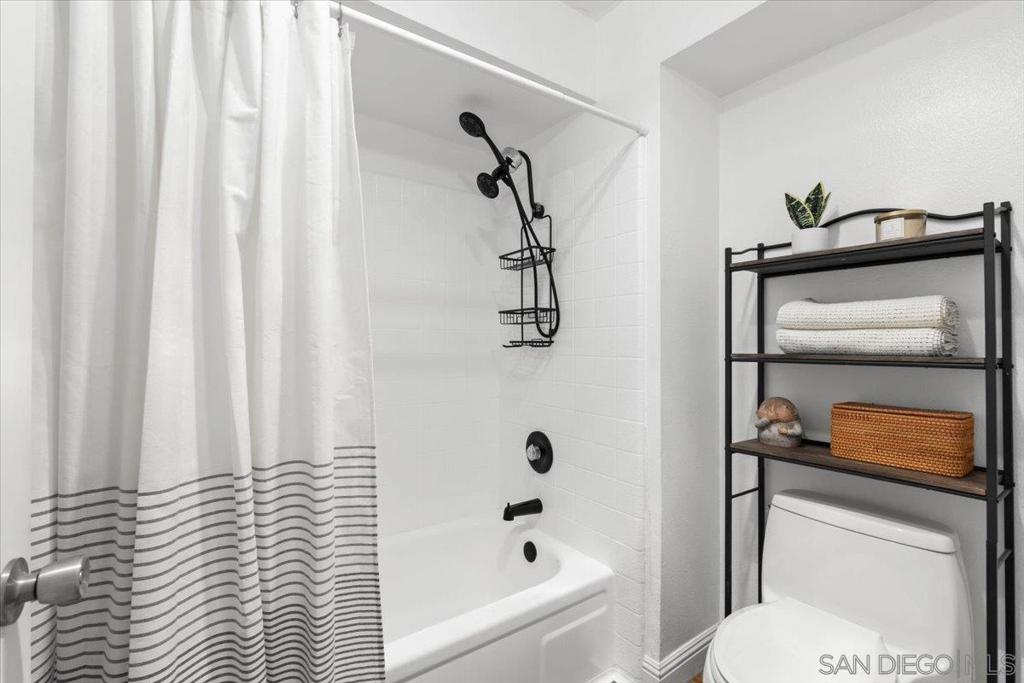 1020 E Washington 97 Property Photo 19