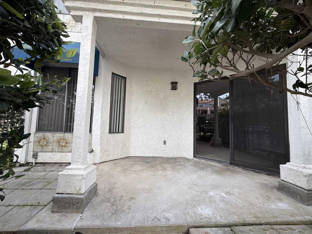 8308 Regents Rd 1o Property Photo 7