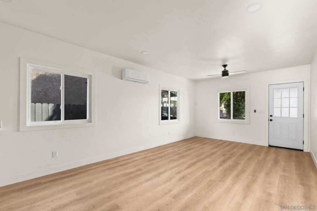3546 3552 47th St Property Photo 9