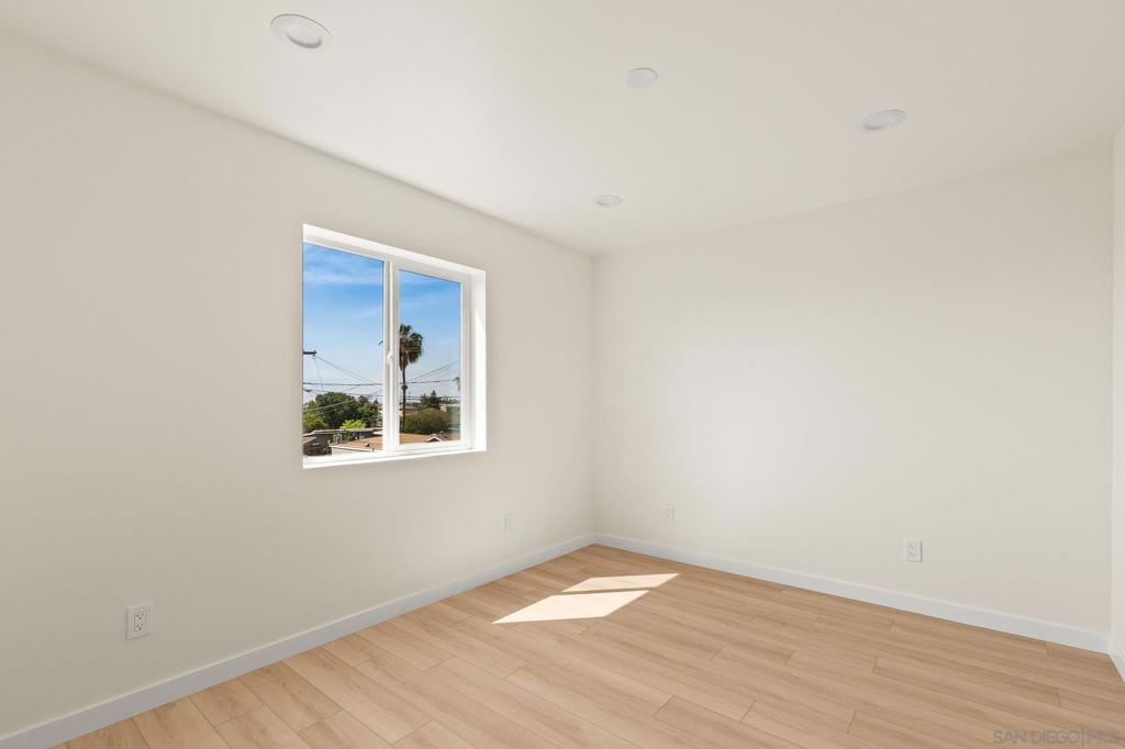 3546 3552 47th St Property Photo 44
