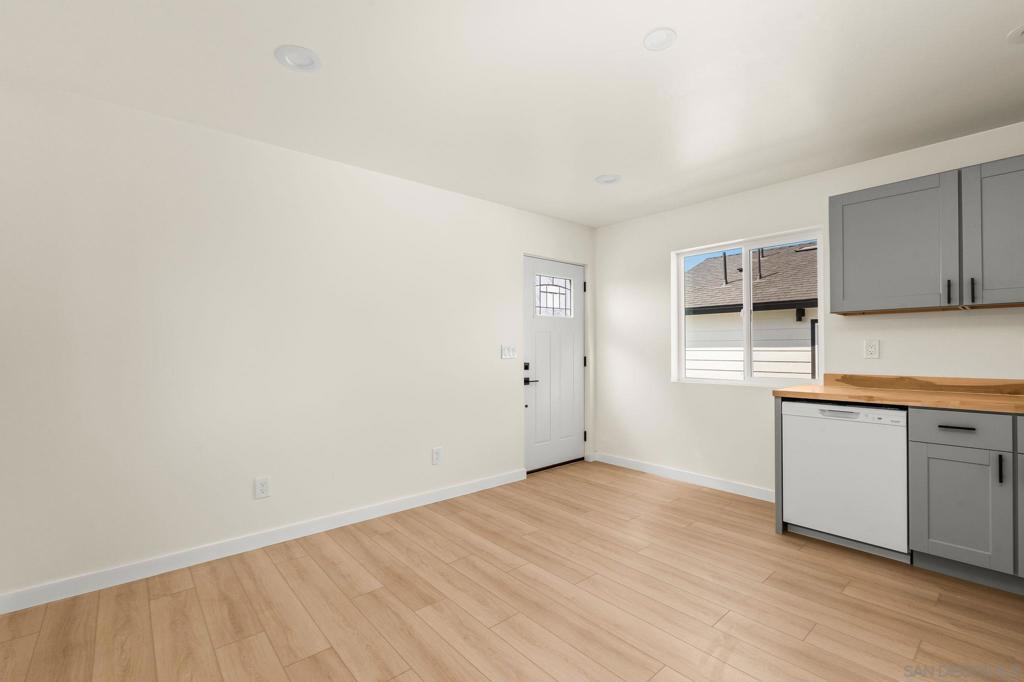 3546 3552 47th St Property Photo 59