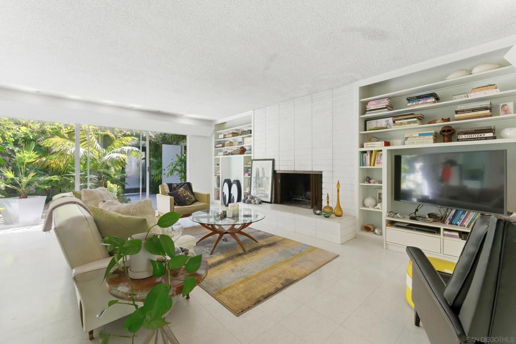 5920 La Jolla Blvd Property Photo 1