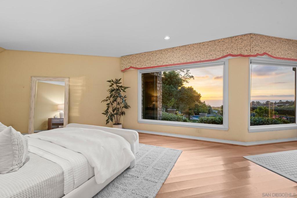 6388 La Jolla Scenic Dr S Property Photo 31
