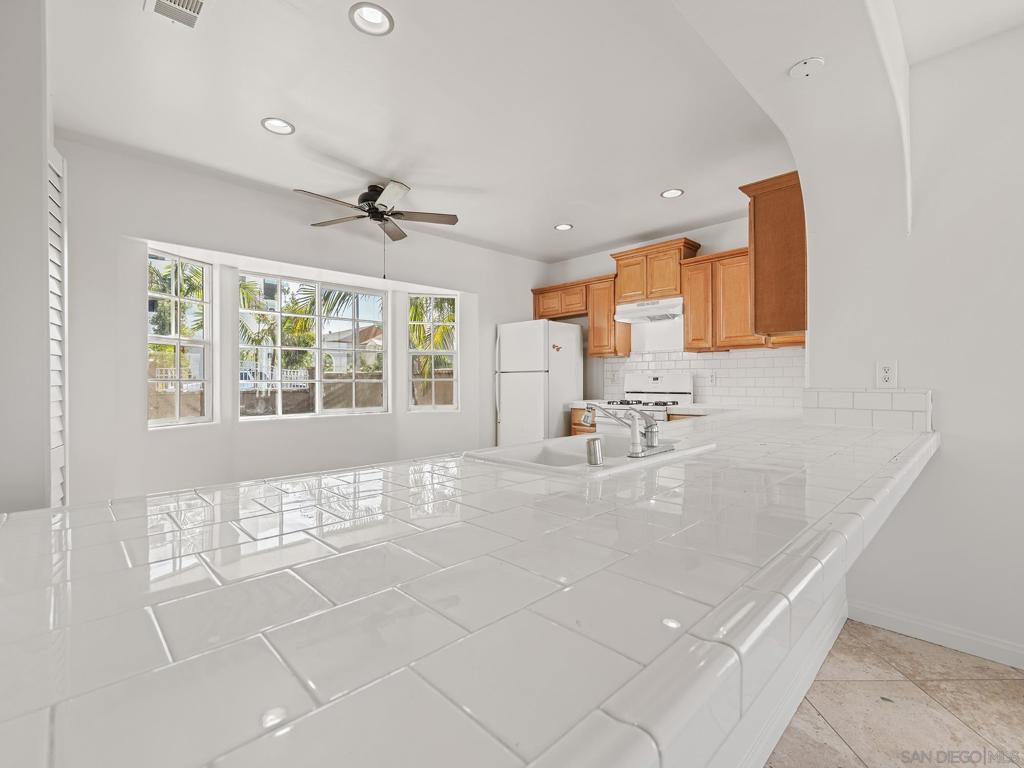330 Willie James Jones Ave Property Photo 6