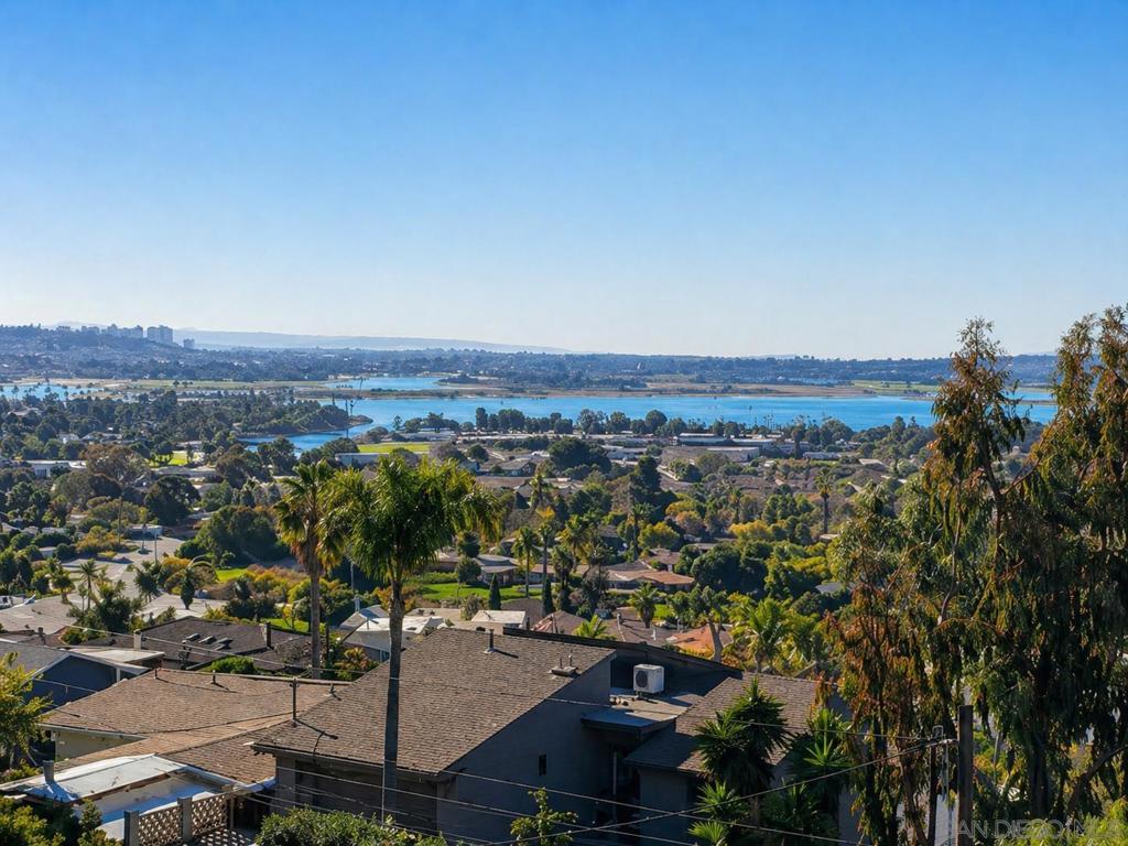 2415 La France St. Property Photo 2