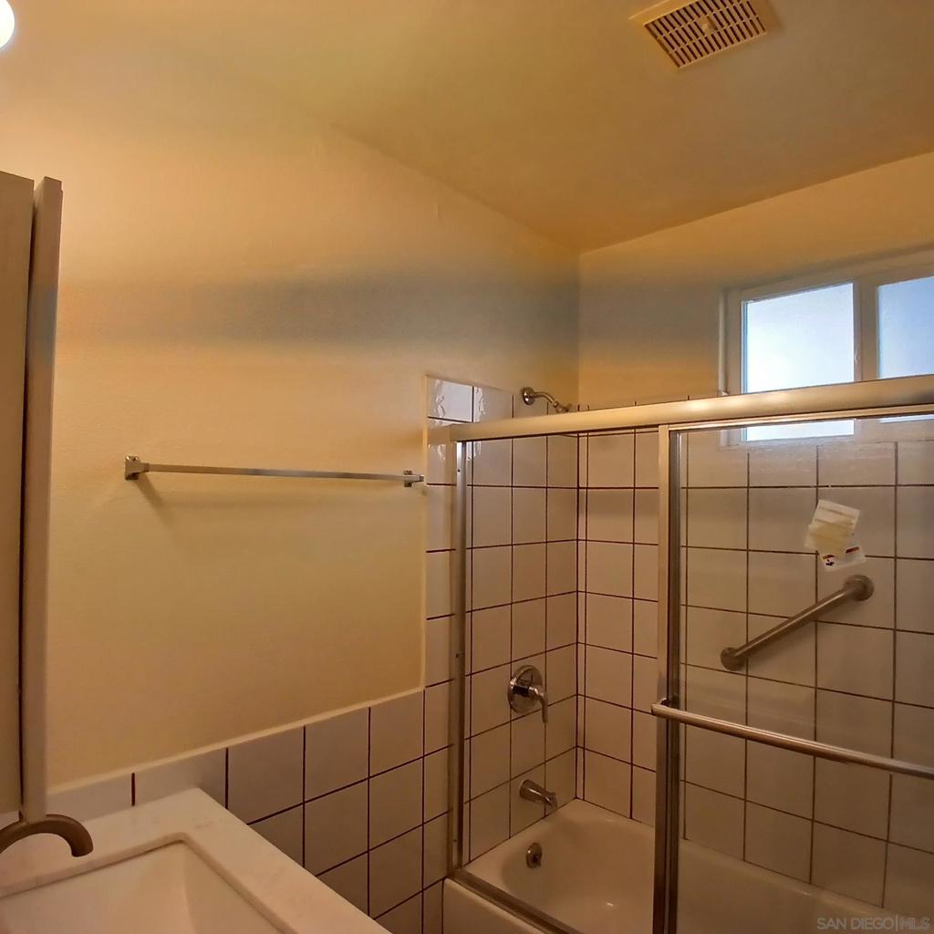 4319 Swift Ave Property Photo 7