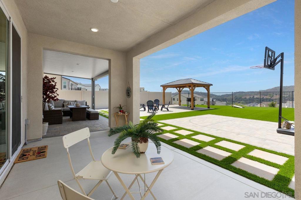 712 Meadowood St. Property Photo