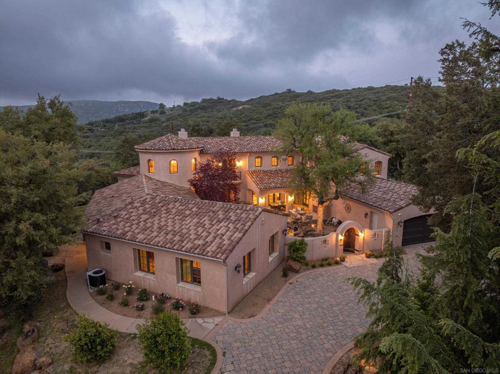 23835 Viejas Grade Property Photo 1