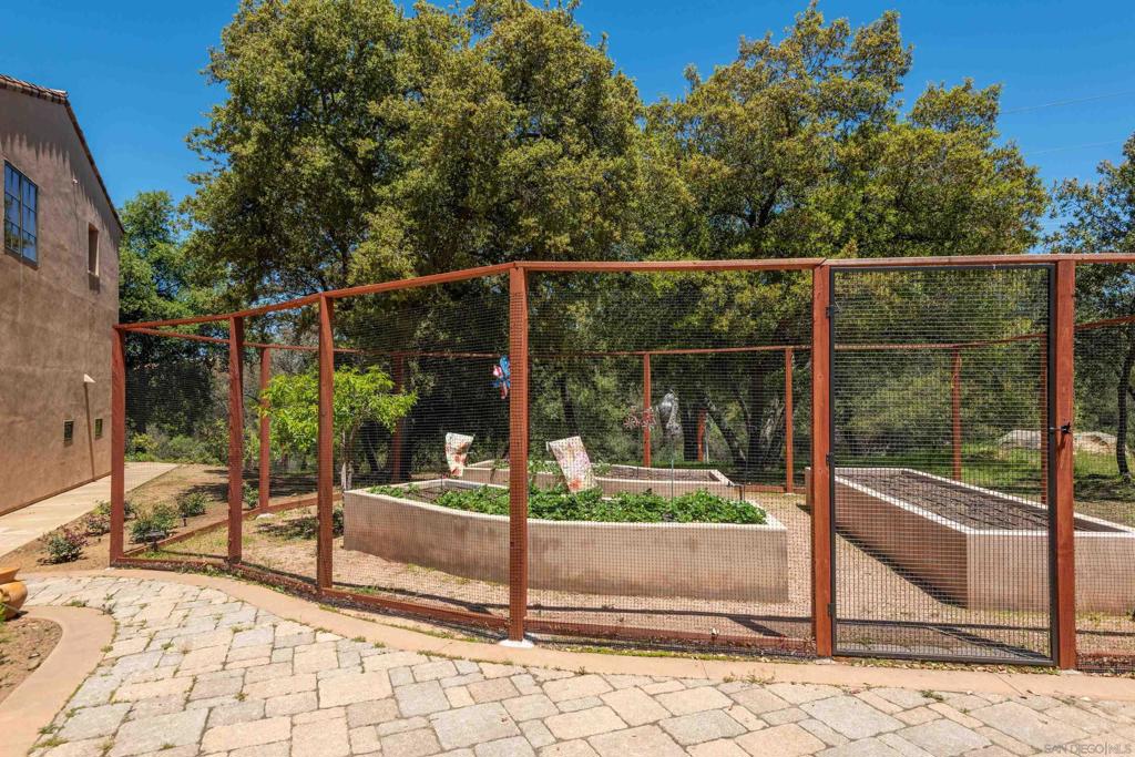 23835 Viejas Grade Property Photo 54
