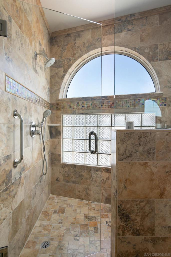 3701 Riviera Dr 11 Property Photo 21