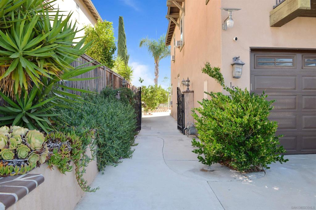 1575 Wishing Star Dr Property Photo 15