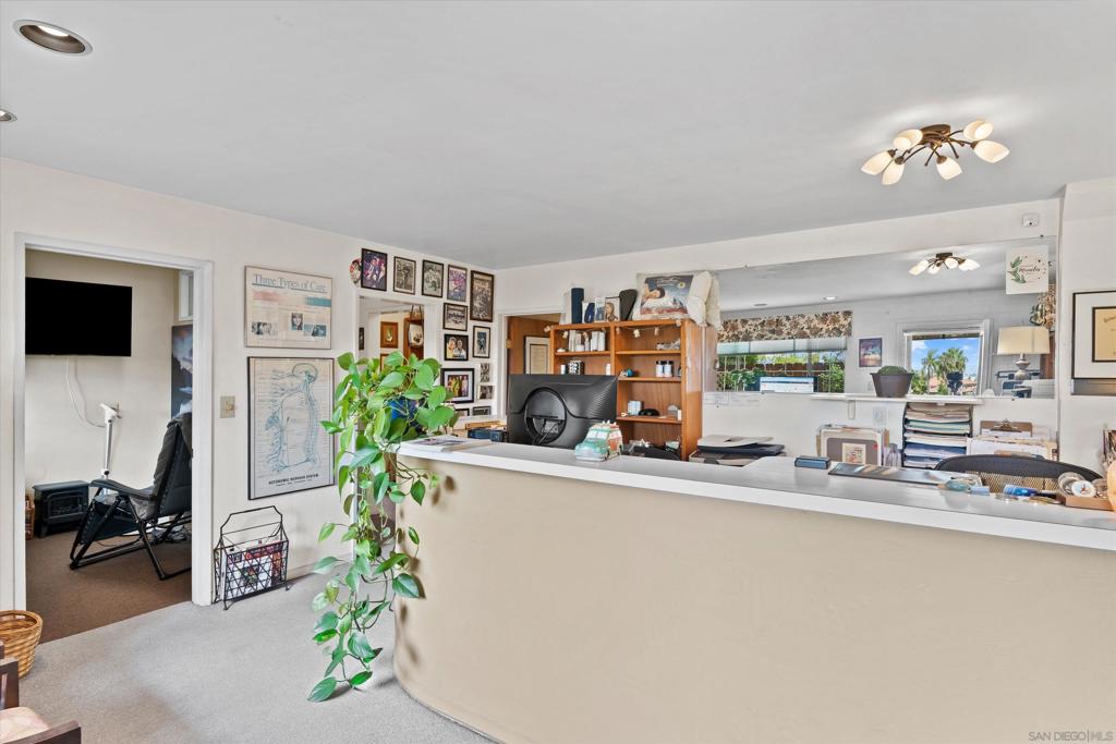 4062 Harney St Property Photo 5