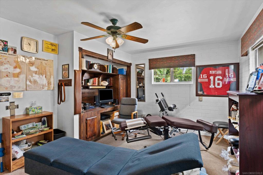 4062 Harney St Property Photo 8