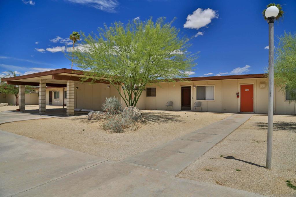 3158 Club Circle East 51 Property Photo 1