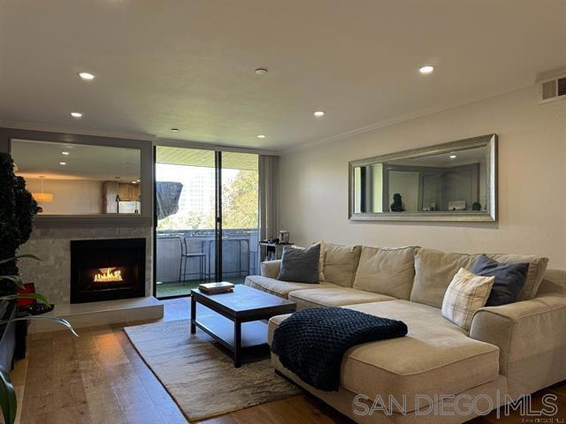 750 State St 325 Property Photo 9