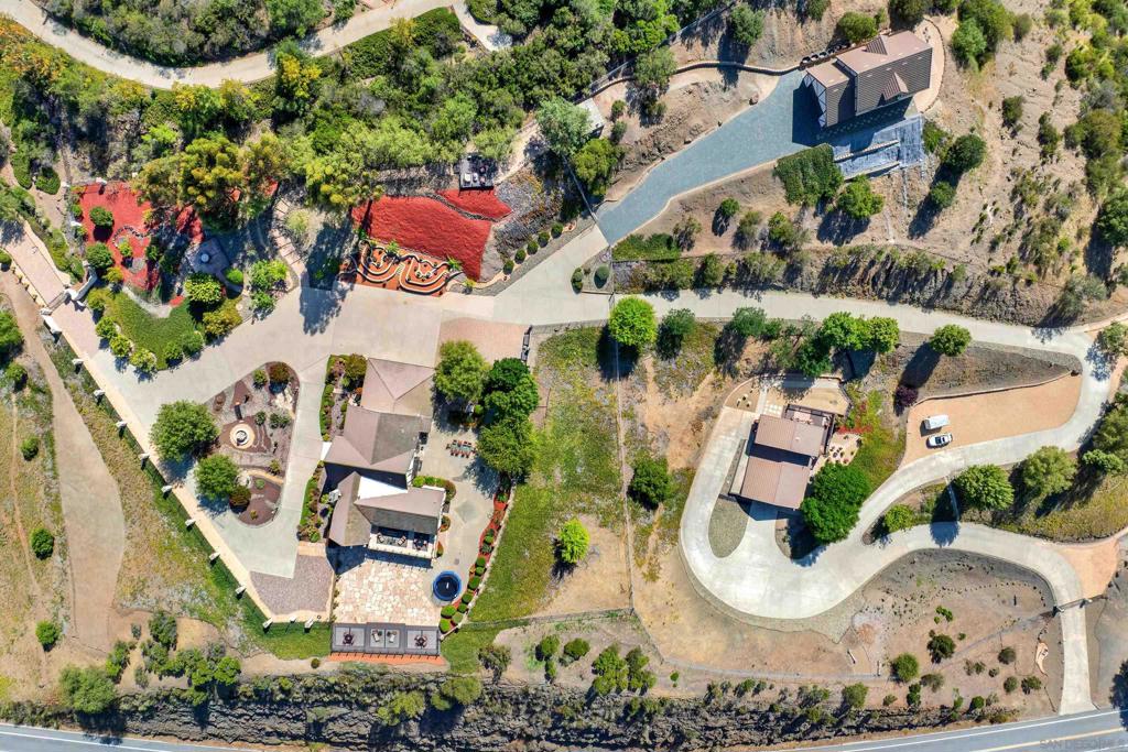 26780 Camino Seco Property Photo 3