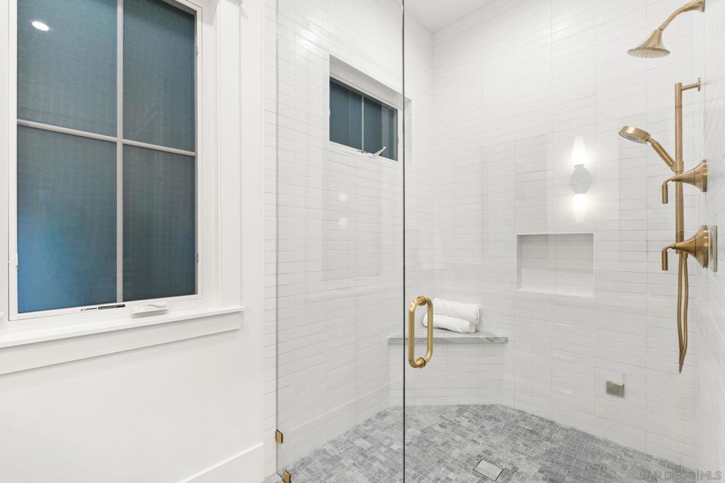 1054 Isabella Avenue Property Photo 18